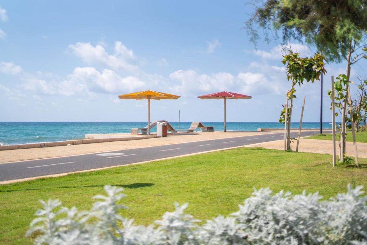 Tranquil Stay Near The Beach By Sea N' Rent Naharija Exterior foto